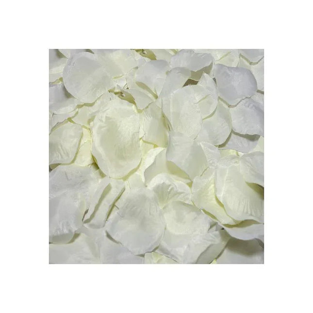 100 Petals Color Vanilla - Vanilla-colored petals for romantic settings and intimate atmosphere, perfect for events and home décor.