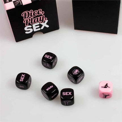 6 Die Play Sex Game (ES/EN/DE/FR/NL/PT/IT) displayed with dice and packaging, enhancing couple intimacy with playful activities.