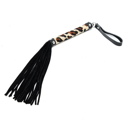 Flogger Leopard 35 cm premium leather BDSM flogger with leopard print handle and black suede tails for versatile play.