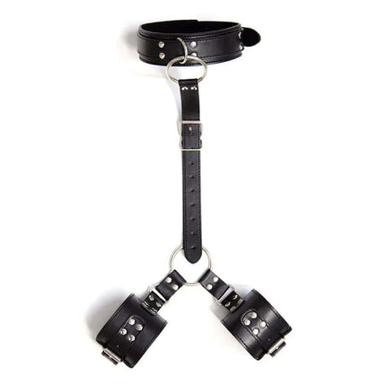 Collar with Restraints Adjustable Black set with buckle and strap, part of the Latetobed BDSM Line for intense pleasure.