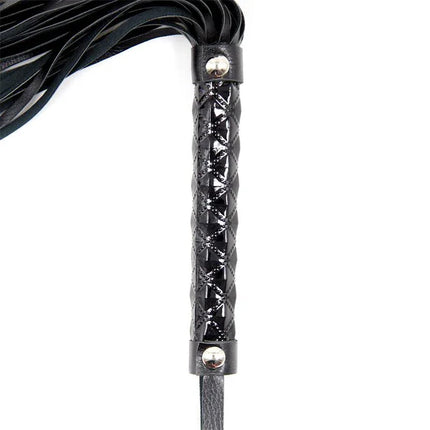Flogger Diamond Pattern with Metal Hardware 39 cm Black, BDSM accessory with ergonomic handle and durable design.