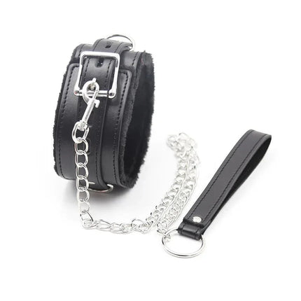 Collar With Metal Leash Black featuring sleek design and adjustable length for versatile fashion and bondage use.