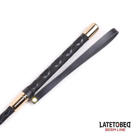 Classic Crop Golden Metal 55 cm BDSM riding crop with black and gold design from Latetobed.