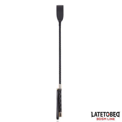Classic Crop Golden Metal 55 cm from Latetobed BDSM Line, features elongated black-and-gold design, 55 cm premium riding crop for intense sensations.