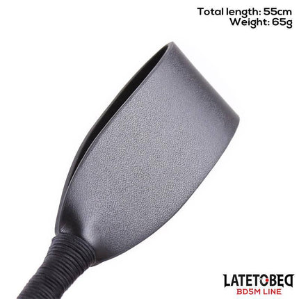 Classic Crop Golden Metal 55 cm from Latetobed BDSM Line, featuring a black handle and luxurious design for enhanced intimate experiences.