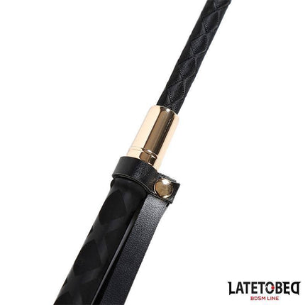 Classic Whip Golden Metal 45cm with vegan leather and sleek design for intimate play, featuring gold accents and black finish.