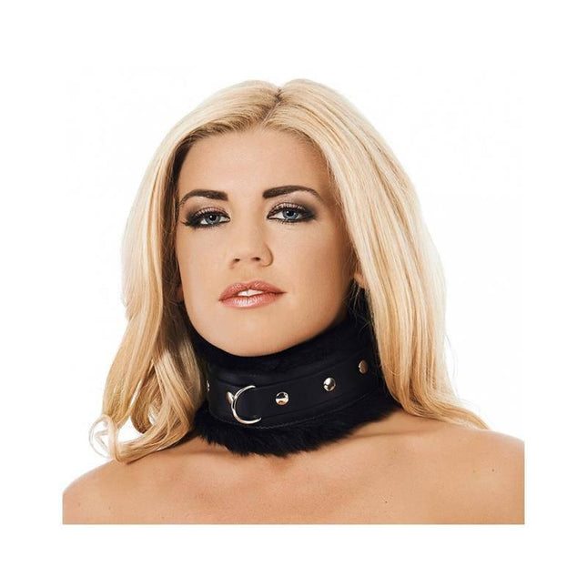Woman wearing Collar LUX Faux Fur, a premium black leather and faux fur collar for comfort and stylish intimate moments.