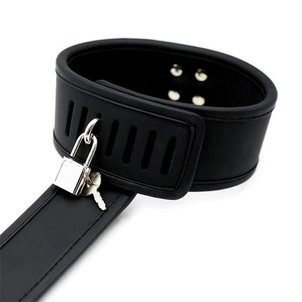 Collar with Handcuffs Set Vegan Leather in black, featuring silver lock and key detail, designed for style and safety.