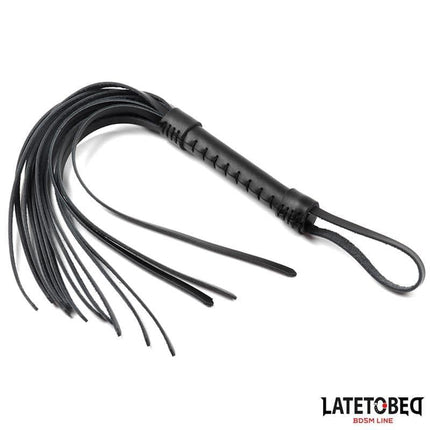 Flogger Leather 50 cm from Latetobed BDSM Line with leather strands and sturdy handle for controlled impact.