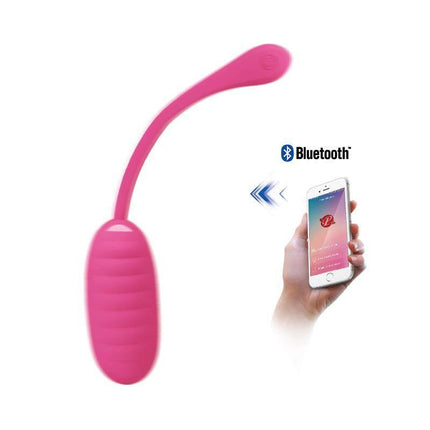 Kirk Vibrating Egg with Movil APP Silicone USB in pink, shown with smartphone control feature
