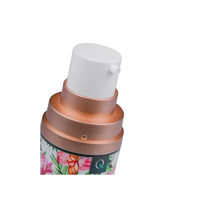 Massage Oil Rich Sandalwood 100 ml pump bottle cap close-up with floral design for easy use and precision in application.