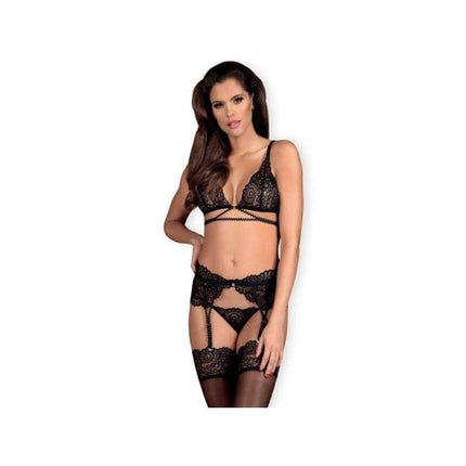 Mixty Set de 3 Piezas Negro - black lace bra, garter belt, and thong lingerie ensemble