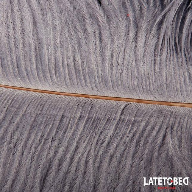 Close-up of Ostrich Feather 44 cm from the Latetobed BDSM Line, showcasing its soft texture for intimate sensory play.