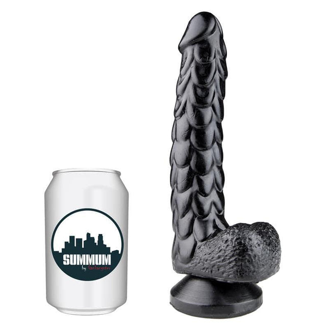 Scales Dildo Hyleos 18 cm next to a can for size comparison, showcasing its unique scaly texture.