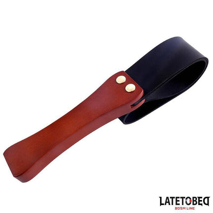 Wooden handle paddle 47 cm from Latetobed BDSM Line, featuring PU surface over a wooden core, designed for bold play and intense sensations.